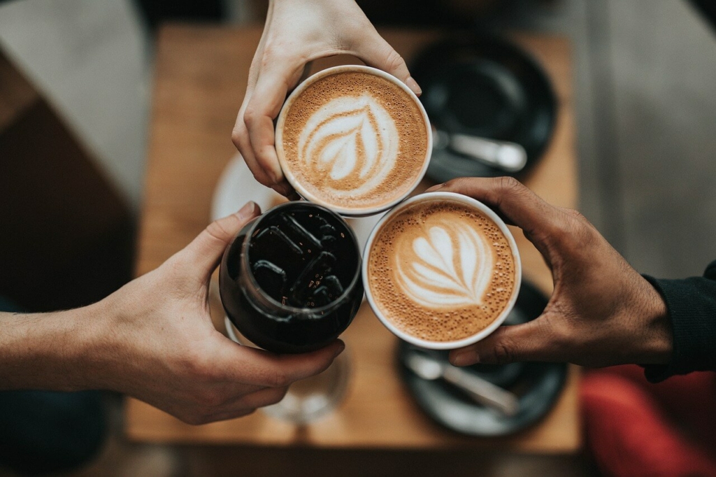 zwei tassen cappuccino