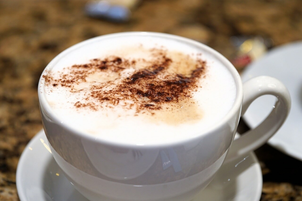 vollautomat mit milchschlauch